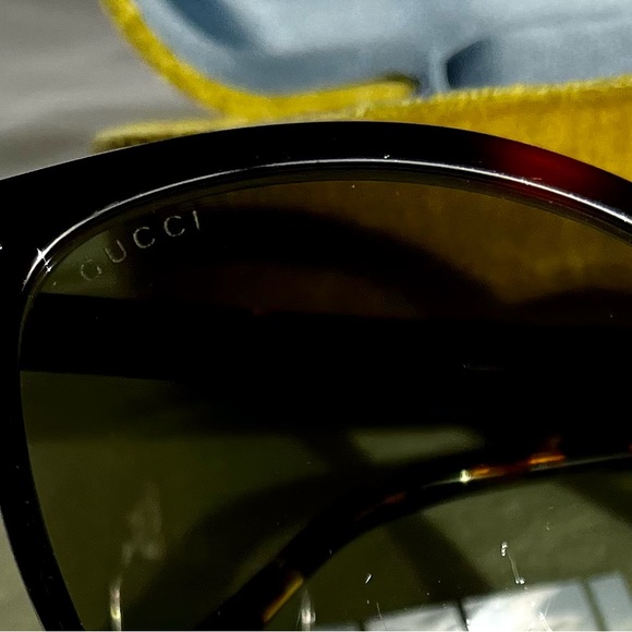 Gucci Sunglasses - Picture 4 of 6